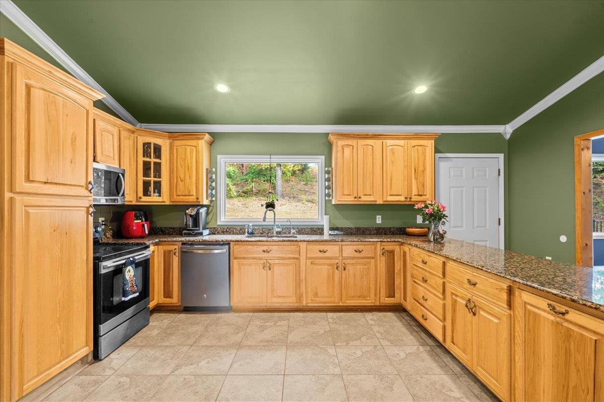 1090 9 Times Road Pickens, SC 29671 - Photo 5 of 28