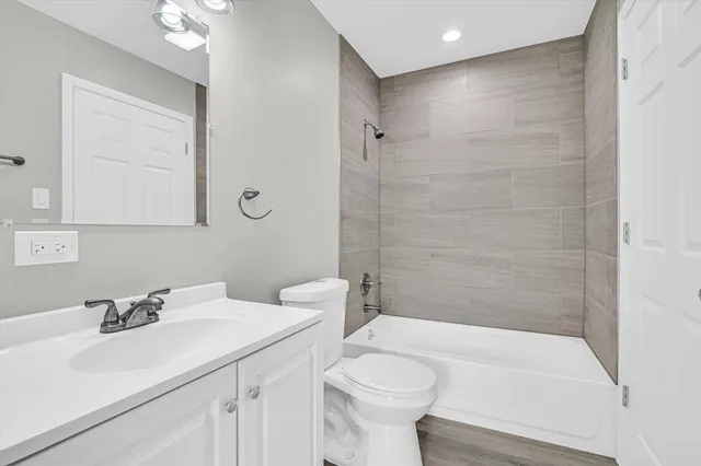 $280,000 | 7117 South University Avenue, Chicago, IL 60619