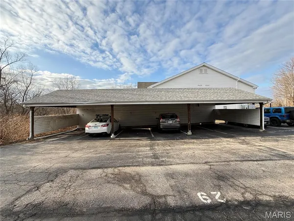 $1,650 | 3605 Tracey Rich Rd Street, Unit 3D, St. Louis, MO 63125