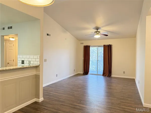 $1,650 | 3605 Tracey Rich Rd Street, Unit 3D, St. Louis, MO 63125