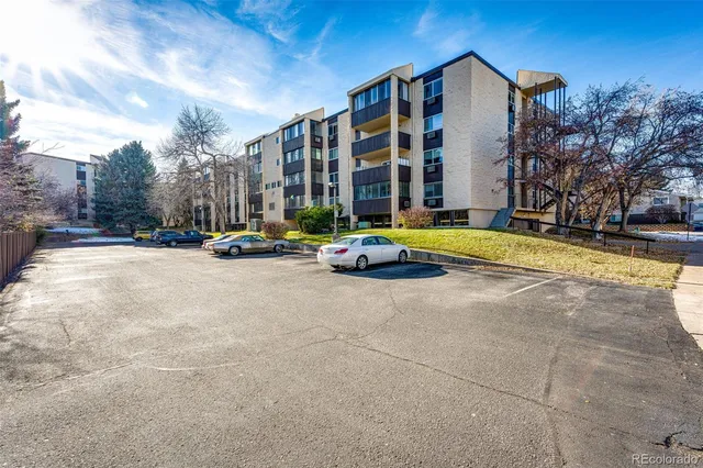 $1,700 | 6980 East Girard Avenue, Unit 109, Denver, CO 80224