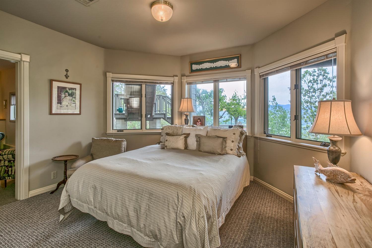 6556 Hillcrest Road Medford, OR 97504 - Photo 29 of 35 Additional Photo