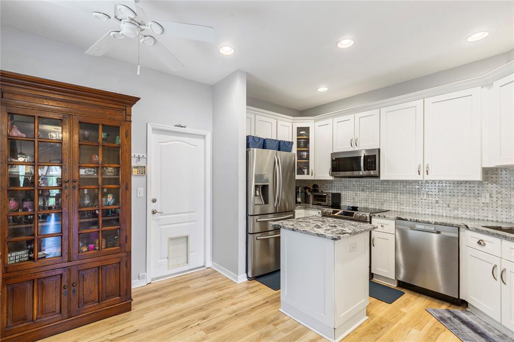 1050 Starkey Road, Unit 2102 Largo, FL 33771 - Photo 6 of 39 Gallery Image 6