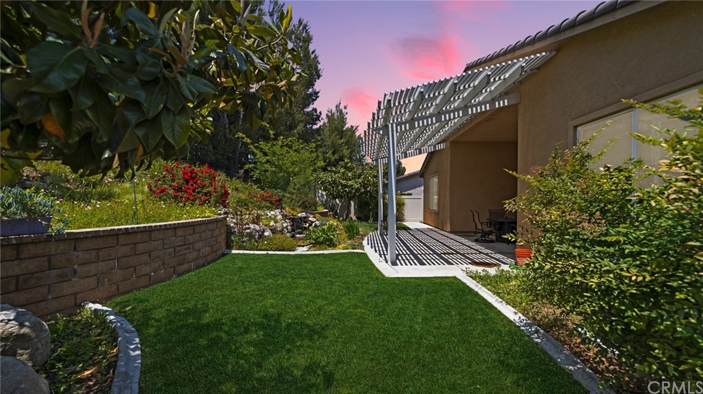 295 Chimney Rock Beaumont, CA 92223 - Photo 3 of 59