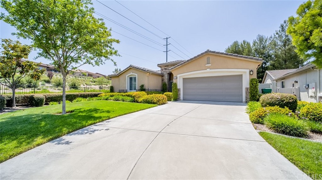 295 Chimney Rock Beaumont, CA 92223 - Photo 7 of 59