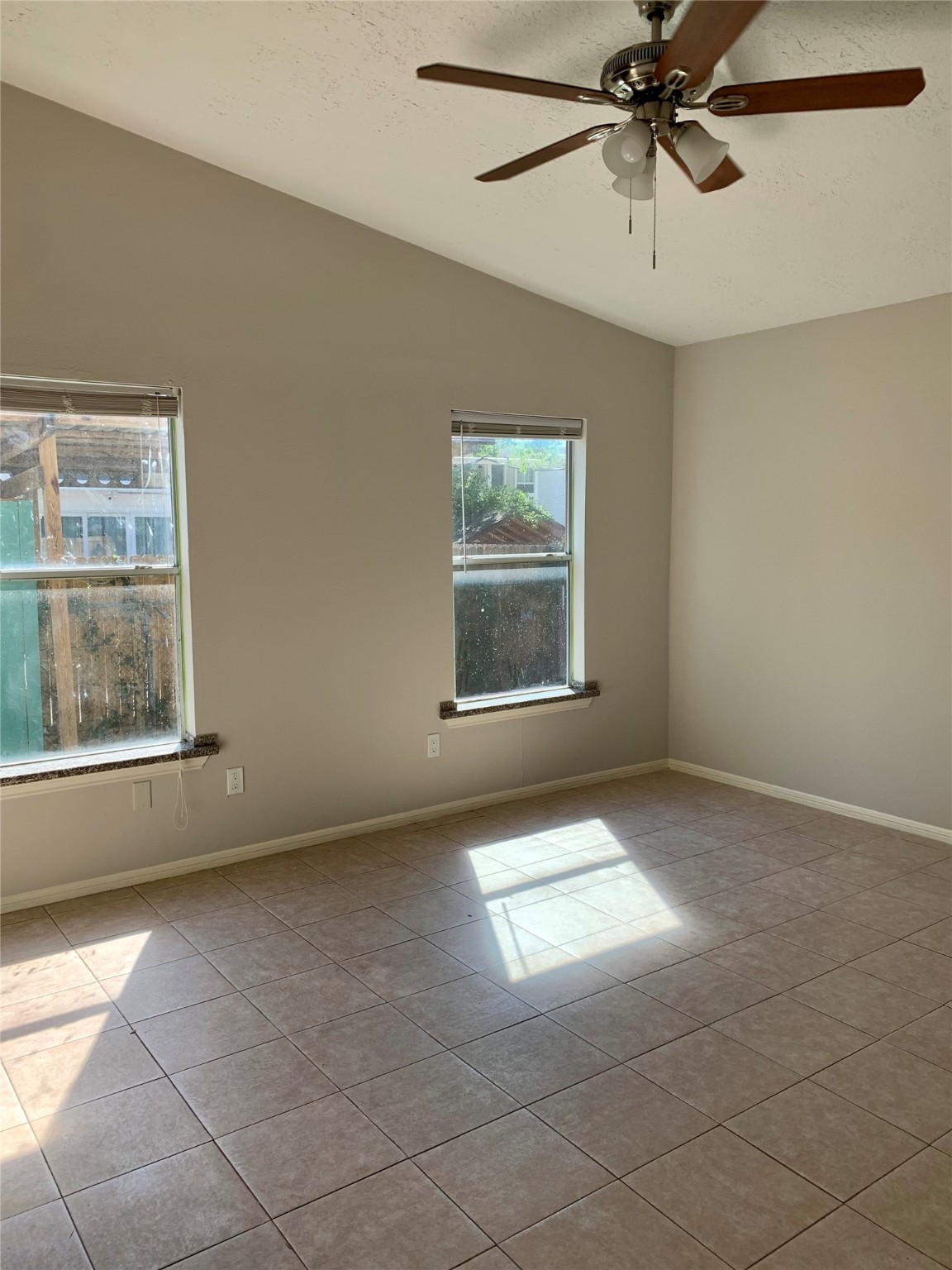 6723 Del Rio Street Houston, TX 77021 - Photo 19 of 29 a view of an empty room with a window
