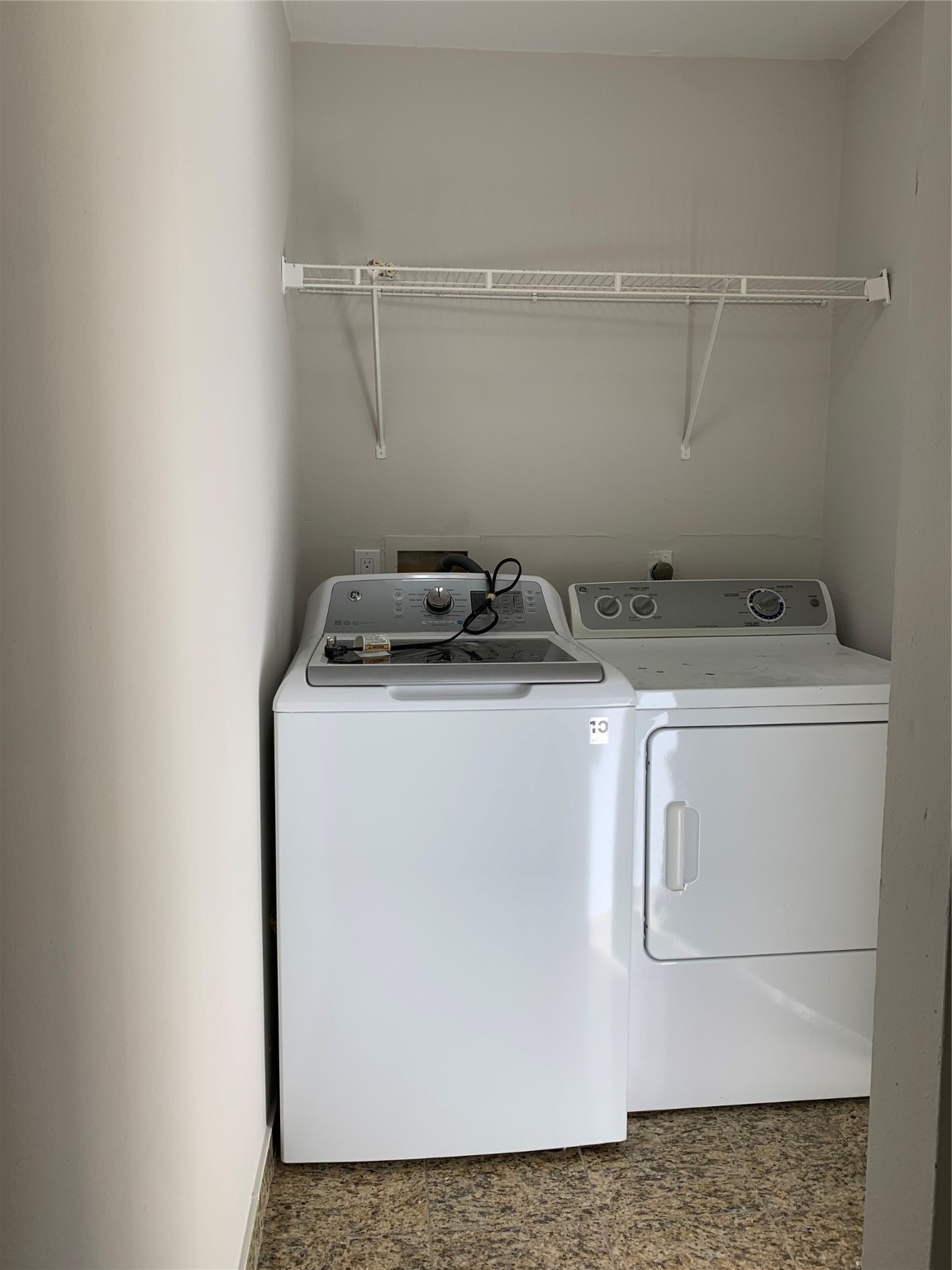 6723 Del Rio Street Houston, TX 77021 - Photo 23 of 29 a utility room with dryer and washer