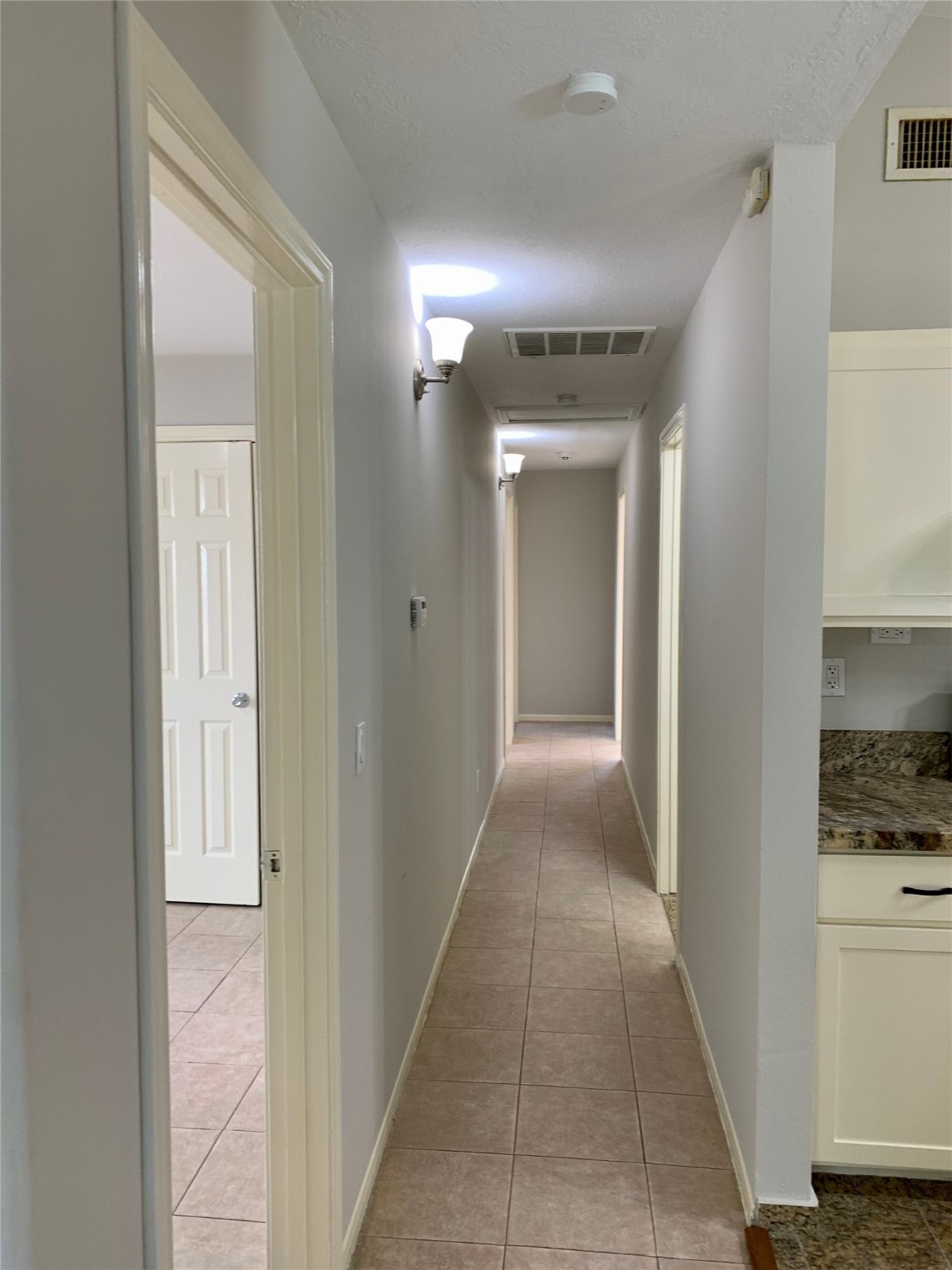 6723 Del Rio Street Houston, TX 77021 - Photo 10 of 29 a view of hallway with shower and a sink