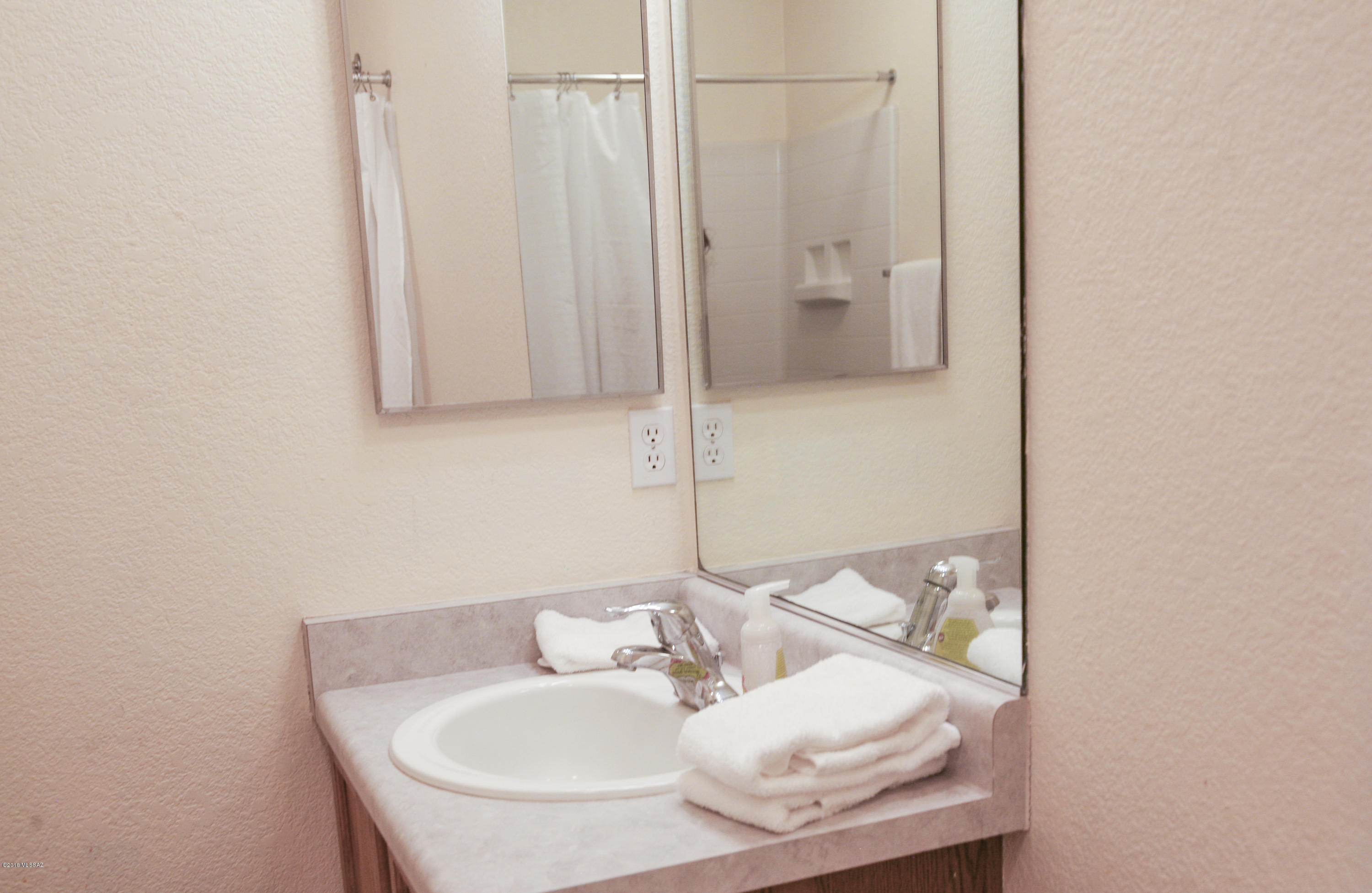 2422 West Rau River Road Tucson, AZ 85705 - Photo 11 of 18