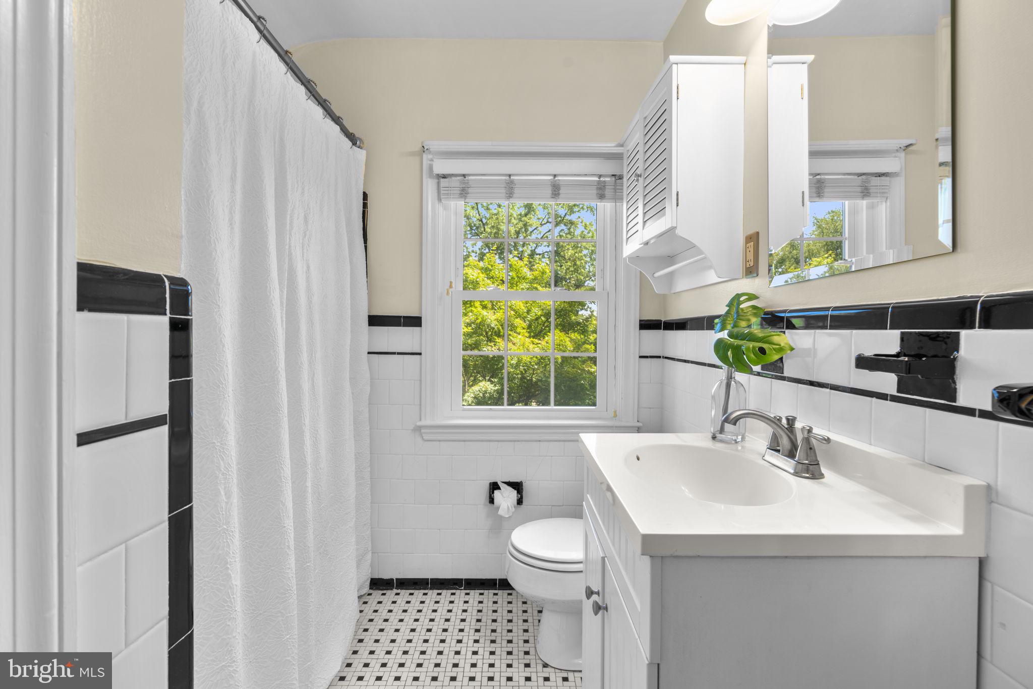 28 Dunmore Road Baltimore, MD 21228 - Photo 25 of 54