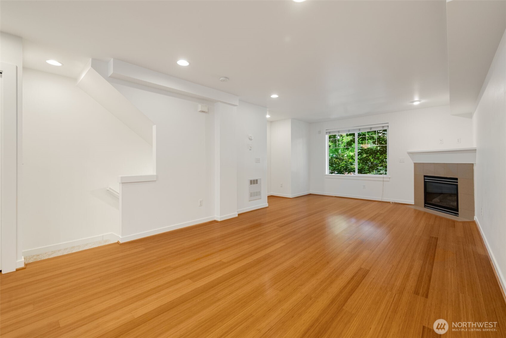 935 North 97th Street, Unit B Seattle, WA 98103 - Photo 2 of 37