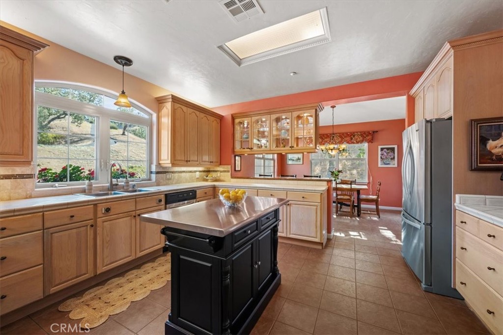 9905 Corriente Road Atascadero, CA 93422 - Photo 11 of 53 Gallery Image 11