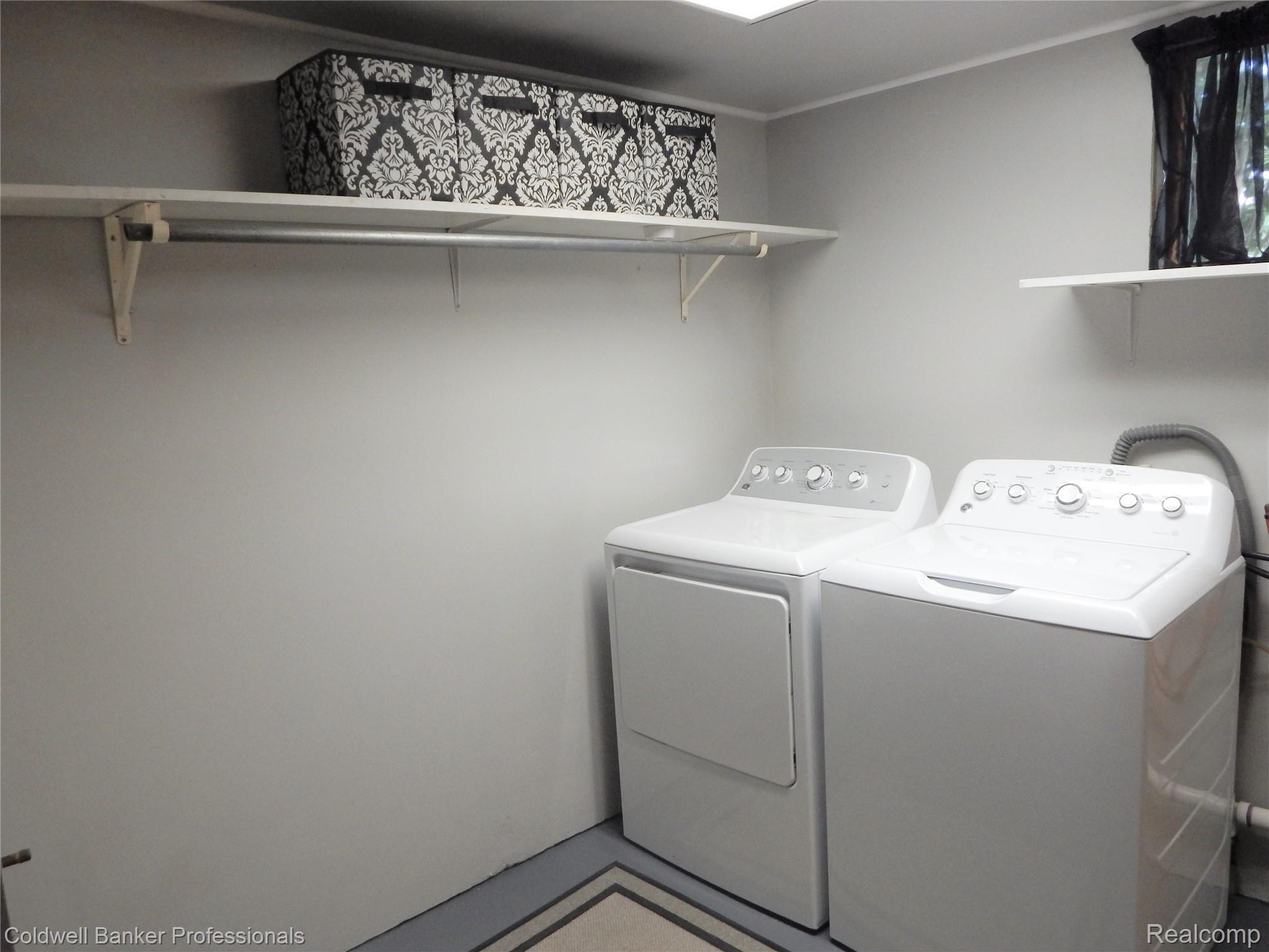 509 West Coulter Road Lapeer, MI 48446 - Photo 37 of 55 laundry1.JPG
