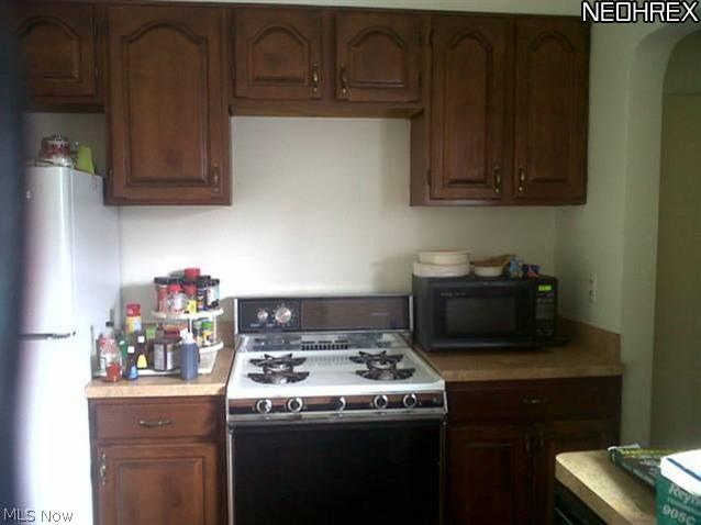 1013 Englewood Road Cleveland, OH 44121 - Photo 4 of 4