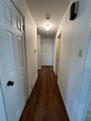 $199,900 | 219 Southwest Murphy Road, Burleson, TX 76028