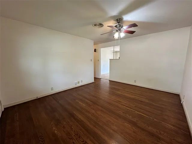 $199,900 | 219 Southwest Murphy Road, Burleson, TX 76028