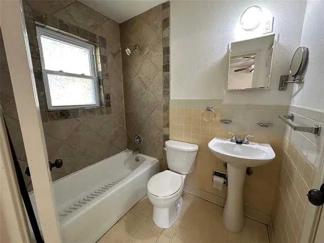 $199,900 | 219 Southwest Murphy Road, Burleson, TX 76028