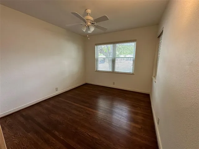 $199,900 | 219 Southwest Murphy Road, Burleson, TX 76028