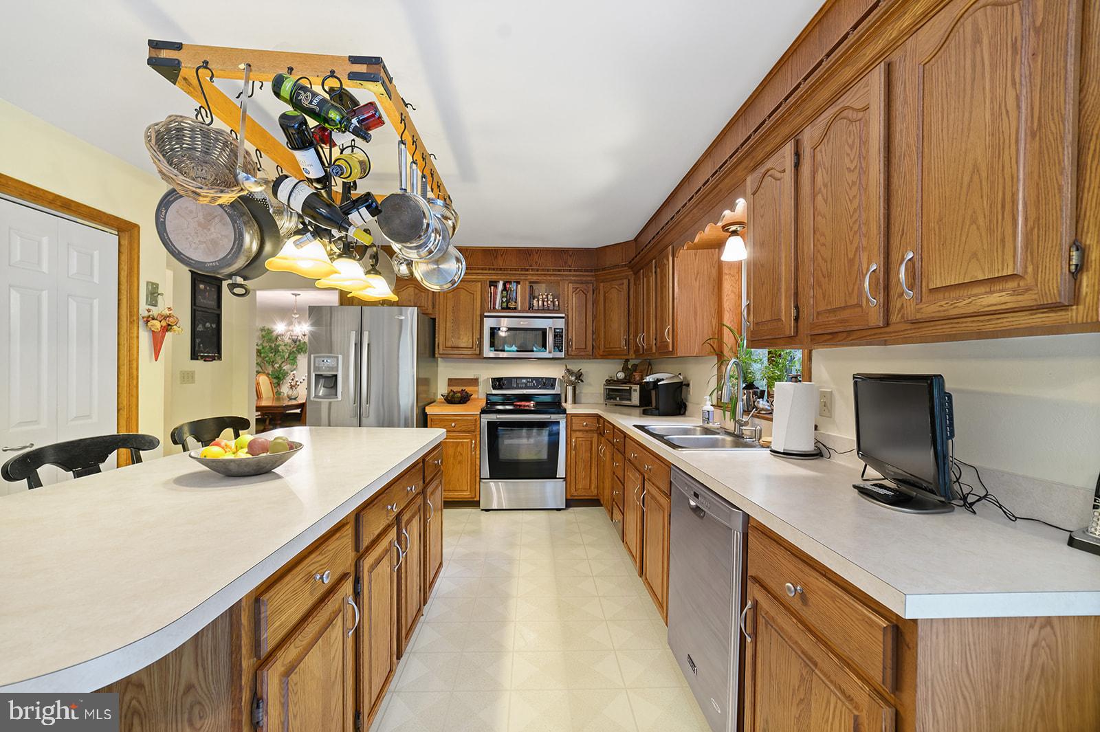672 Greenridge Road Glenmoore, PA 19343 - Photo 4 of 44 Gallery Image 4