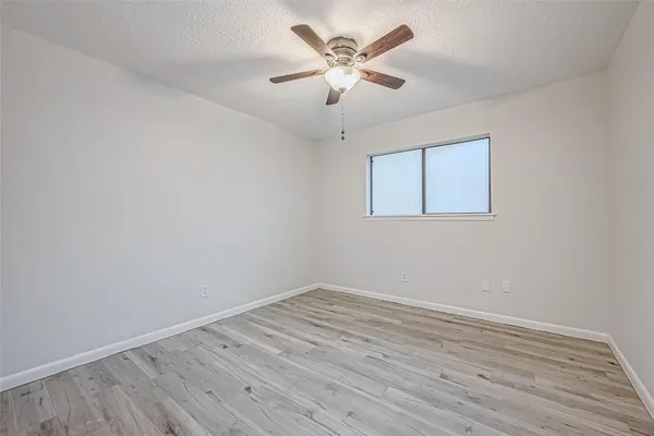 $2,000 | 4907 Fox Hollow Boulevard, Spring, TX 77389