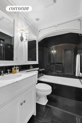 $3,195,000 | 930 5th Avenue, Unit 6C | Lenox Hill