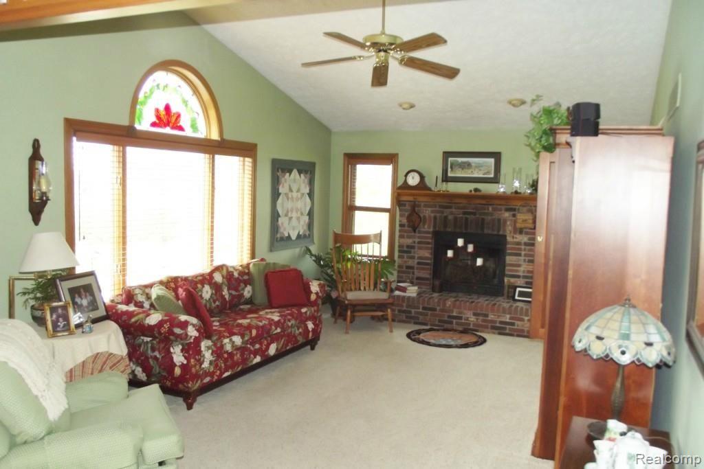 7115 Sharpe Road Fowlerville, MI 48836 - Photo 7 of 18 DSCF2949.jpg