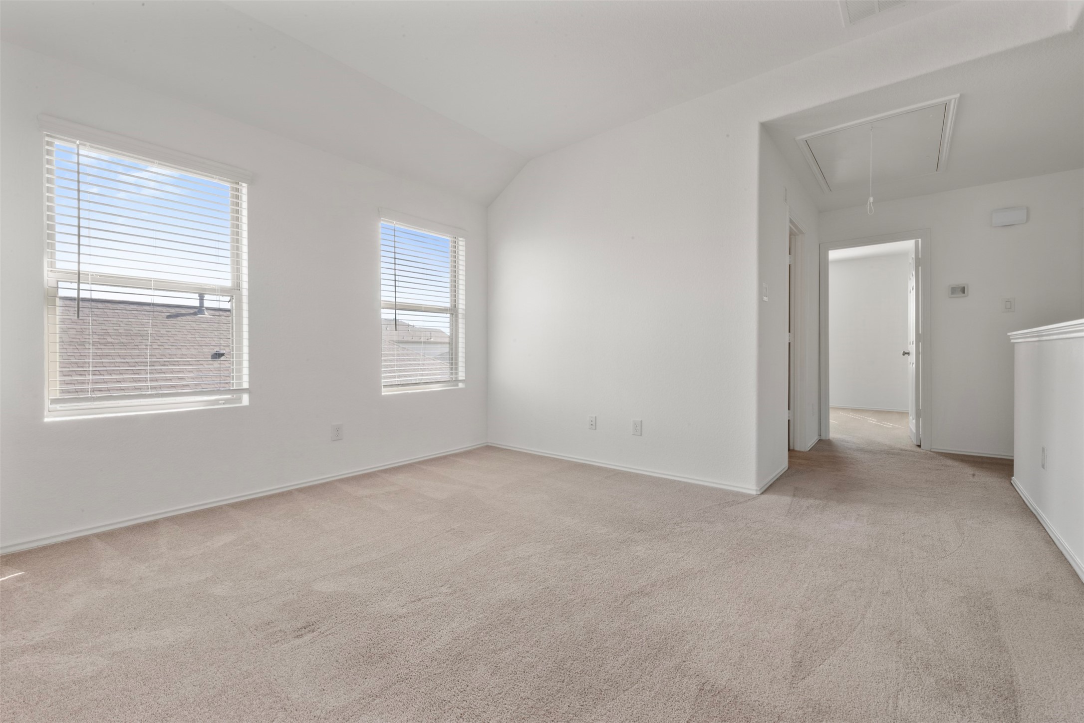 14538 Broadbury Pond Road Rosharon, TX 77583 - Photo 15 of 25 an empty room with windows