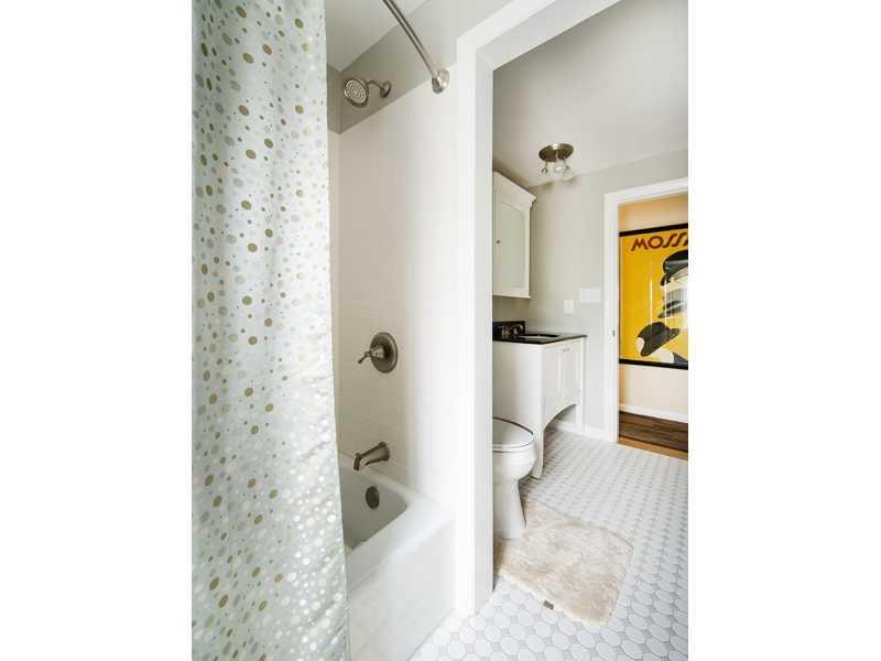 1 Hemlock Hill Road Cape Elizabeth, ME 04107 - Photo 11 of 18 Master Bath/Spa.