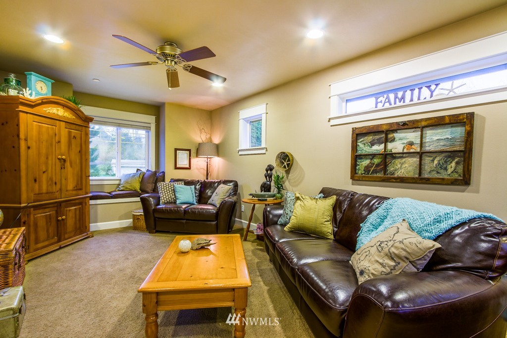 21129 9th Avenue Southeast Bothell, WA 98021 - Photo 17 of 20
