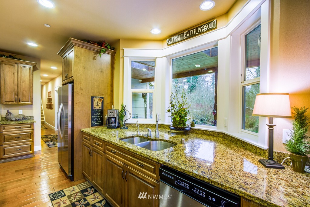 21129 9th Avenue Southeast Bothell, WA 98021 - Photo 6 of 20