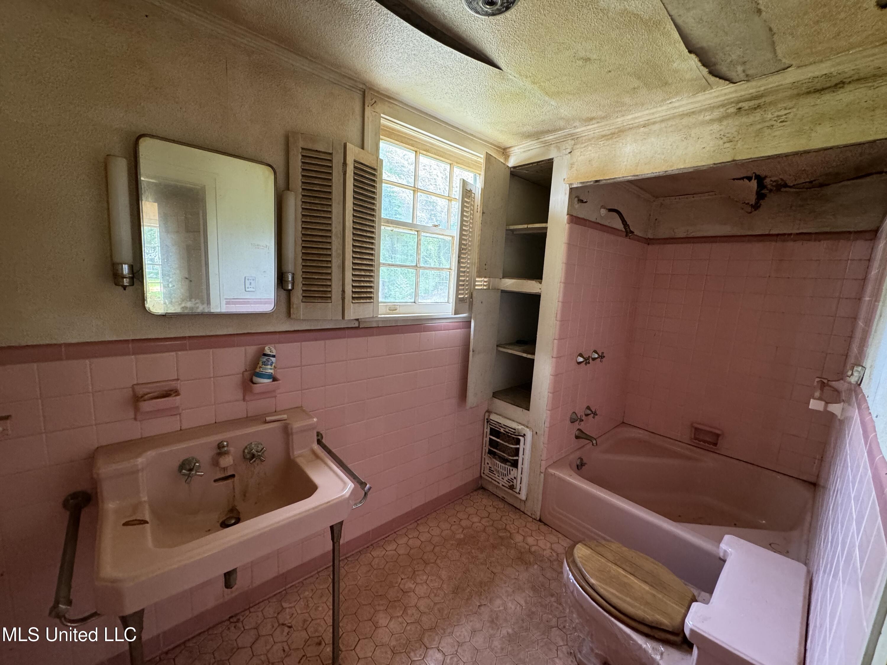 479 East Main Street Gloster, MS 39638 - Photo 12 of 15 IMG_1392