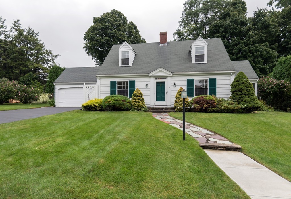 7 Cedar Road Andover, MA 01810 - Photo 1 of 25 Gallery Image 1