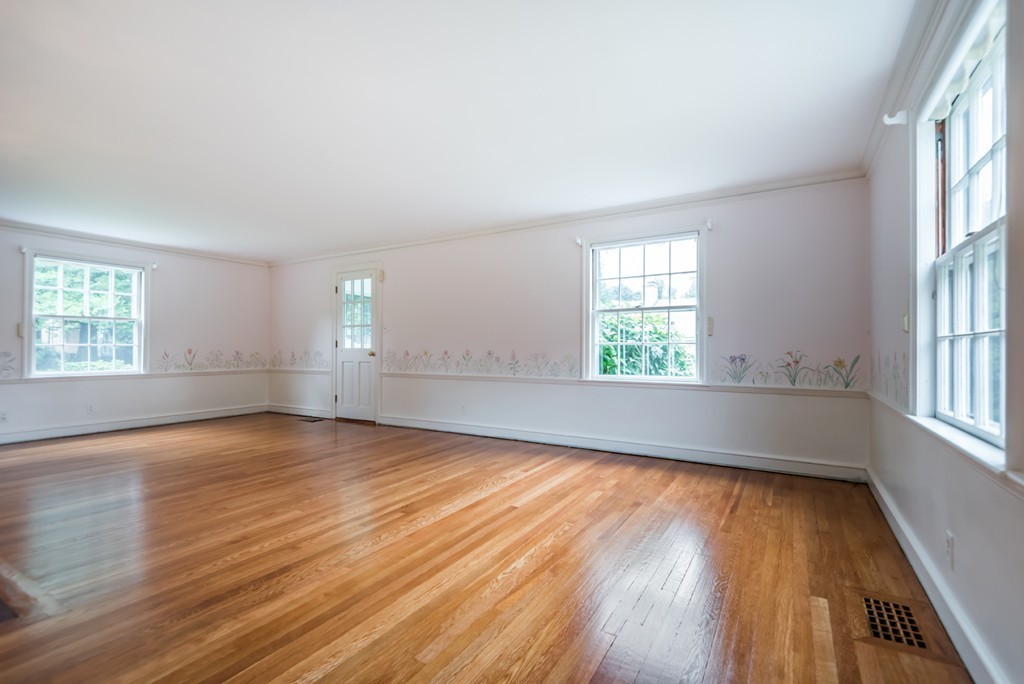 7 Cedar Road Andover, MA 01810 - Photo 11 of 25 Gallery Image 11