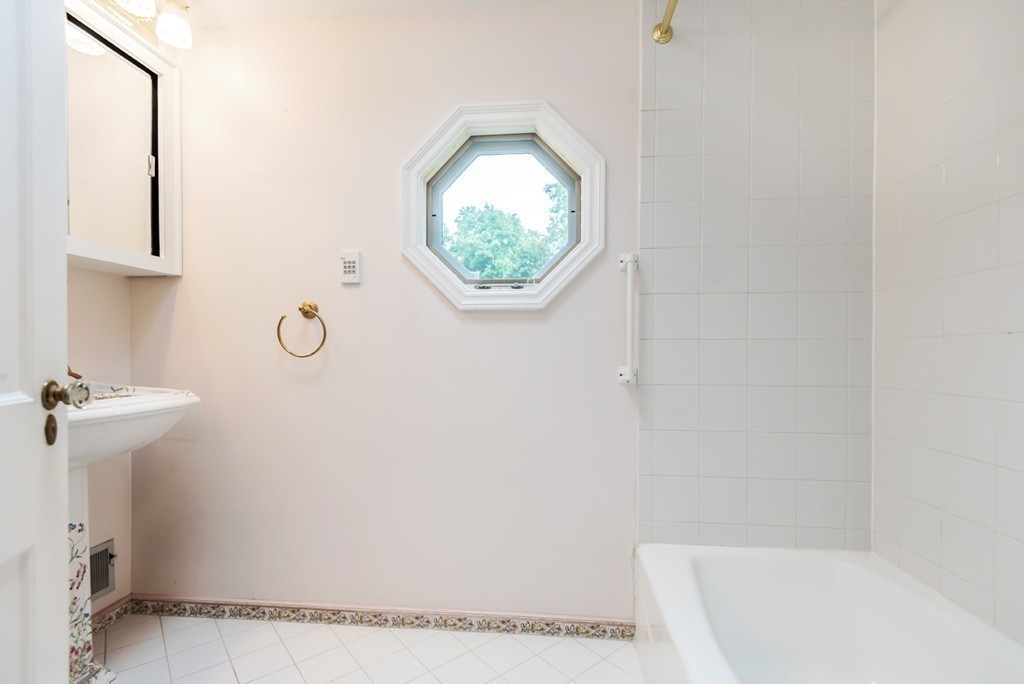 7 Cedar Road Andover, MA 01810 - Photo 20 of 25 Gallery Image 20