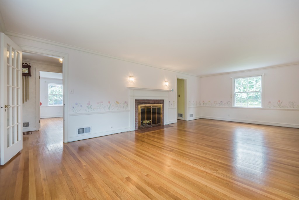 7 Cedar Road Andover, MA 01810 - Photo 6 of 25 Gallery Image 6