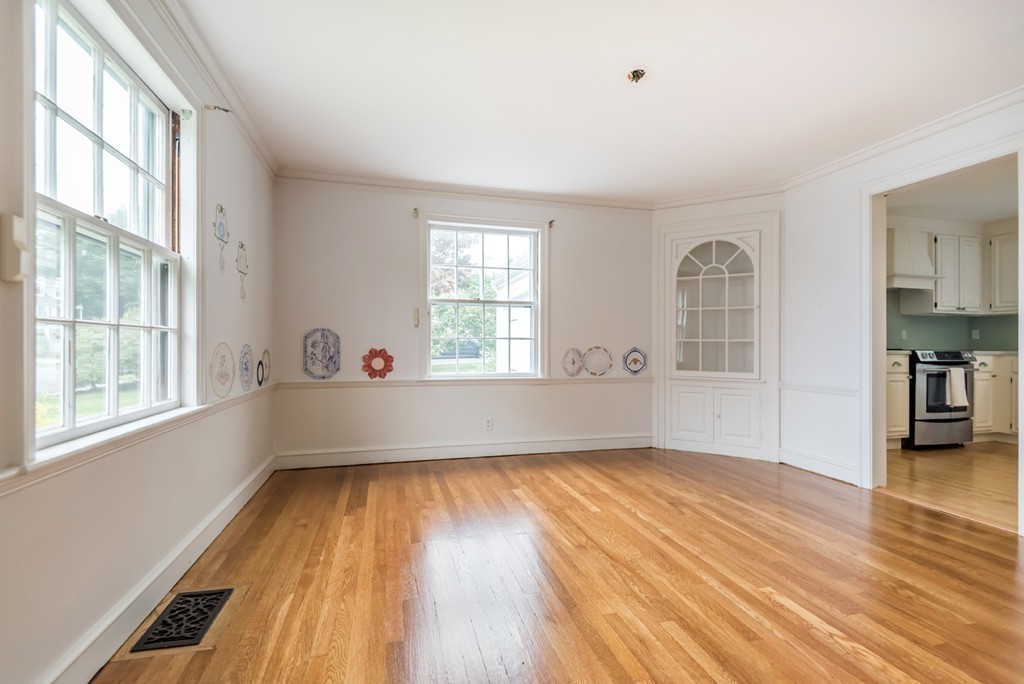 7 Cedar Road Andover, MA 01810 - Photo 7 of 25 Gallery Image 7