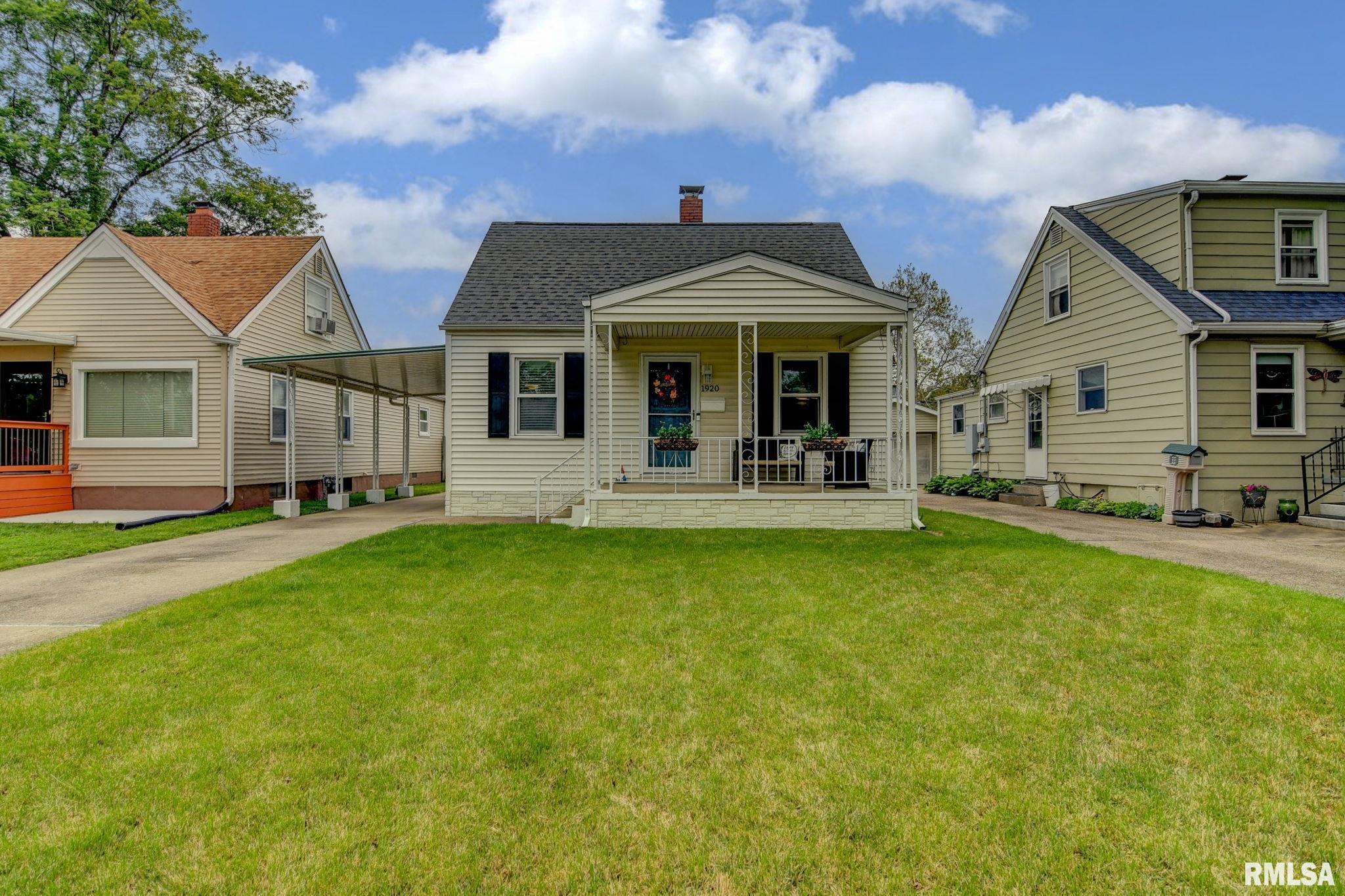 1920 North 22nd Street Springfield, IL 62702 - Photo 1 of 27