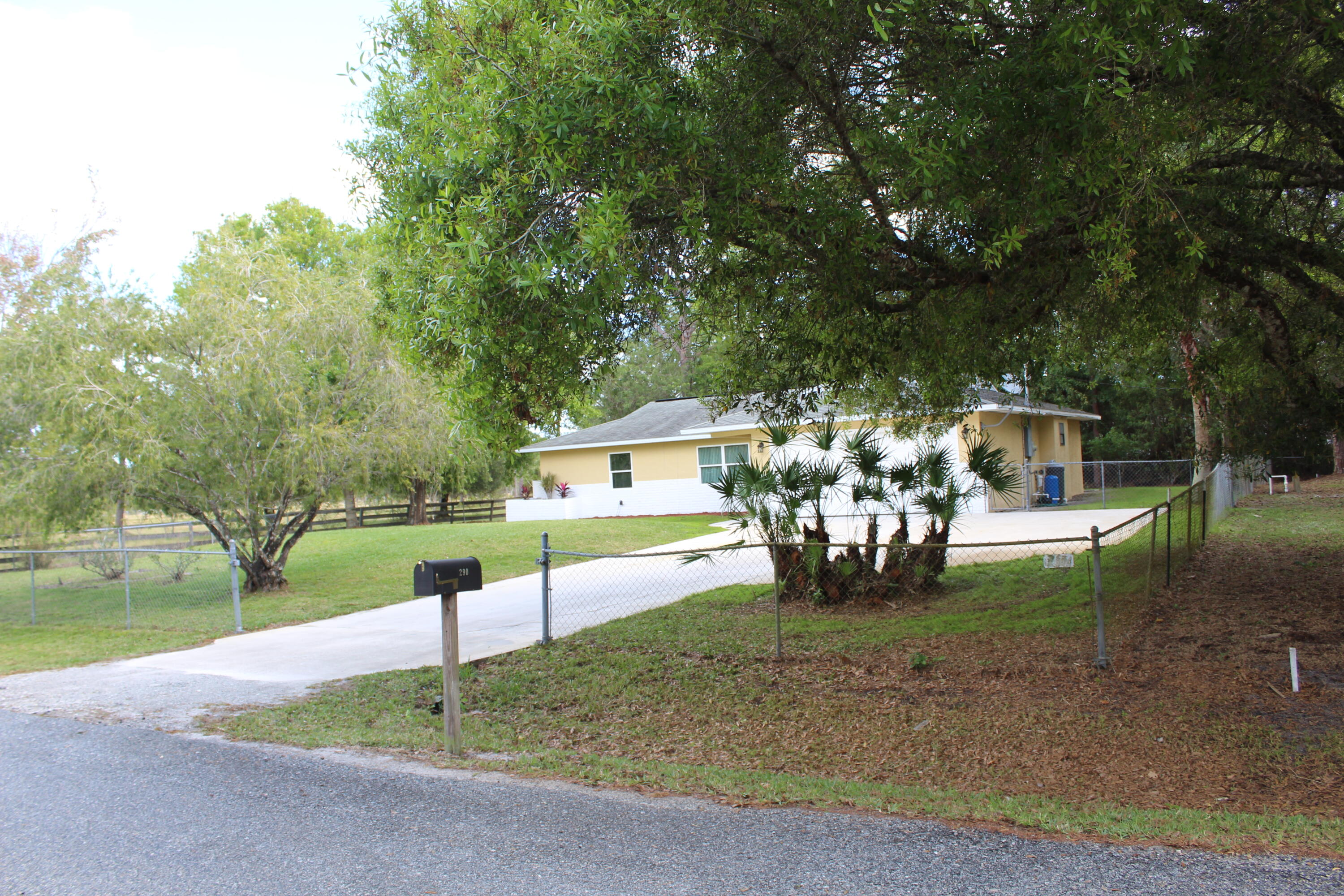 290 Berger Road Fort Pierce, FL 34945 - Photo 3 of 16 IMG_1235