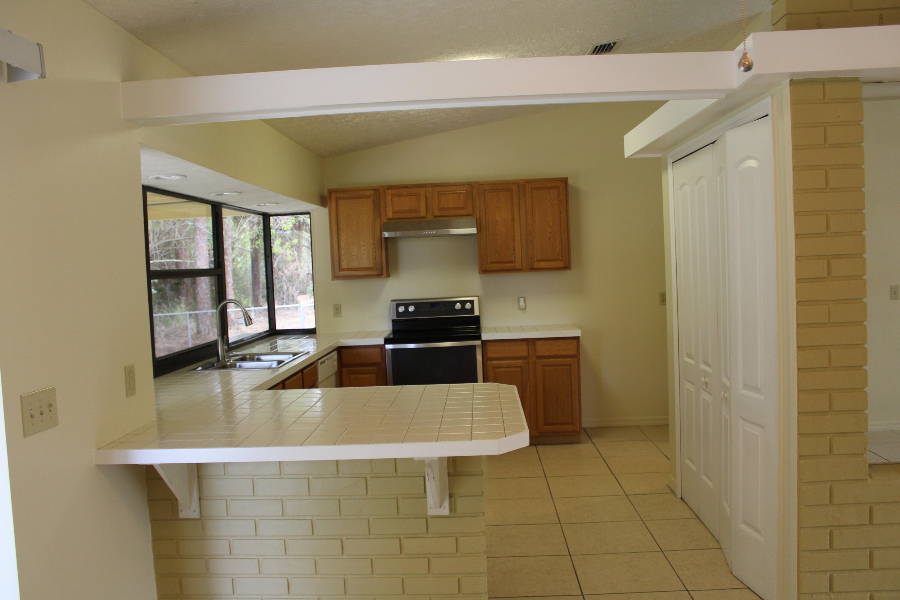 290 Berger Road Fort Pierce, FL 34945 - Photo 7 of 16 IMG_1208