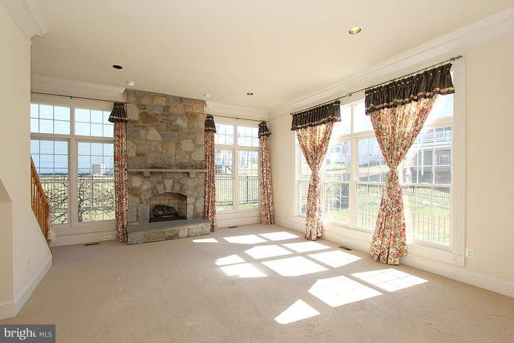 18616 Thundercloud Road Boyds, MD 20841 - Photo 12 of 28 Family Room