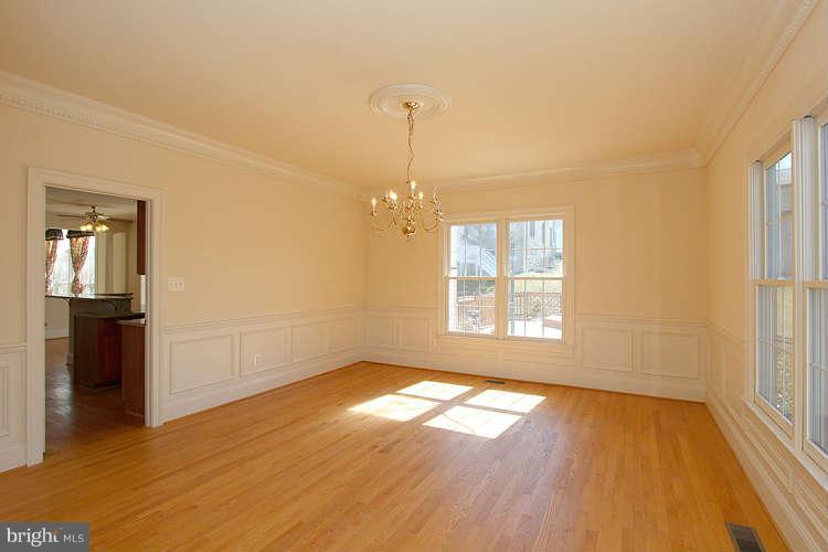 18616 Thundercloud Road Boyds, MD 20841 - Photo 6 of 28 Dining Room