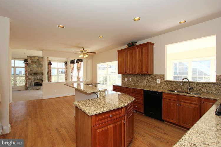 18616 Thundercloud Road Boyds, MD 20841 - Photo 7 of 28 Kitchen