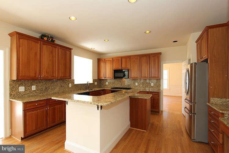 18616 Thundercloud Road Boyds, MD 20841 - Photo 9 of 28 Kitchen