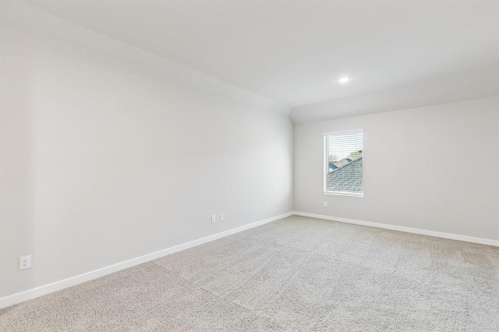 1156 Del Rio Drive Lavon, TX 75166 - Photo 27 of 35 an empty room with a window