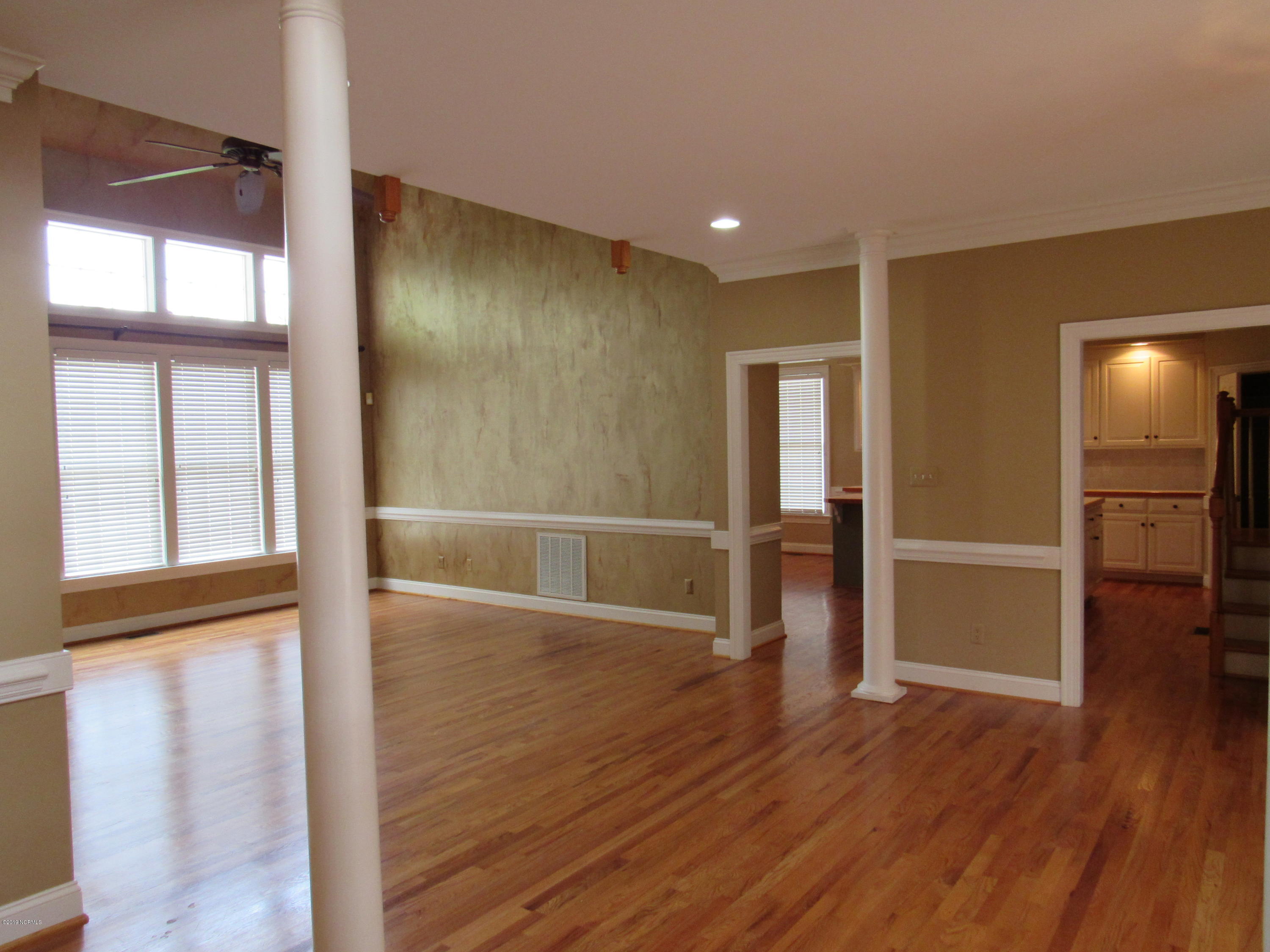 3200 Abbey Road Rocky Mount, NC 27804 - Photo 6 of 29 Living Room