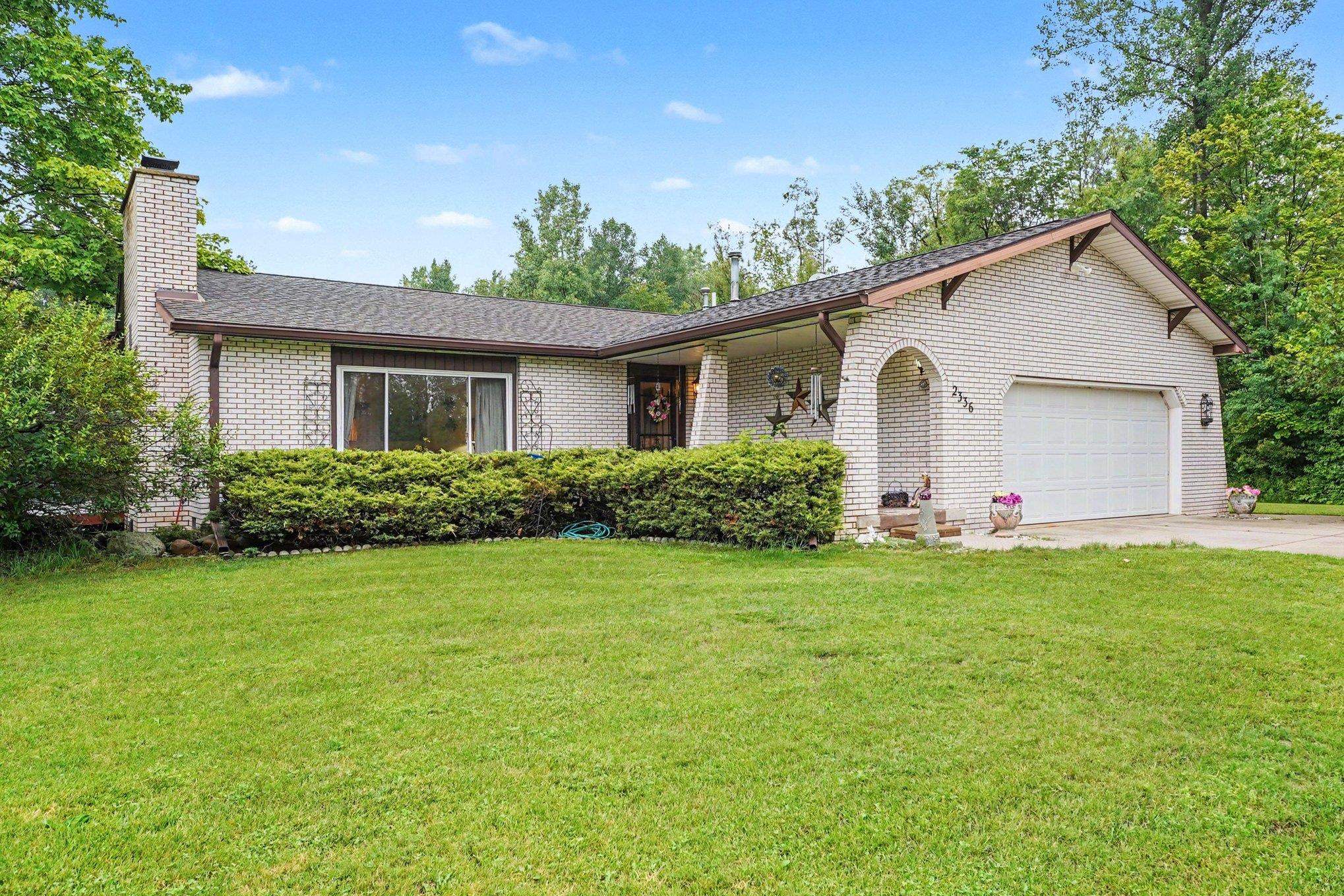 2336 West Cody Estey Road Pinconning, MI 48650 - Photo 3 of 31