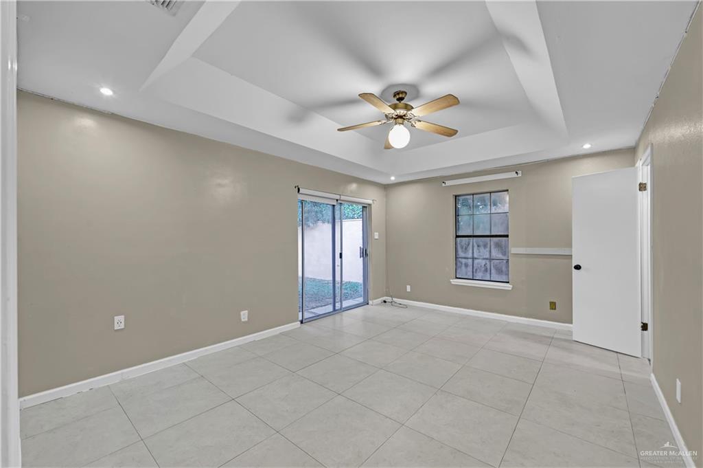 2401 South Jackson Road, Unit 29 Pharr, TX 78577 - Photo 11 of 20 a view of an empty room with a window