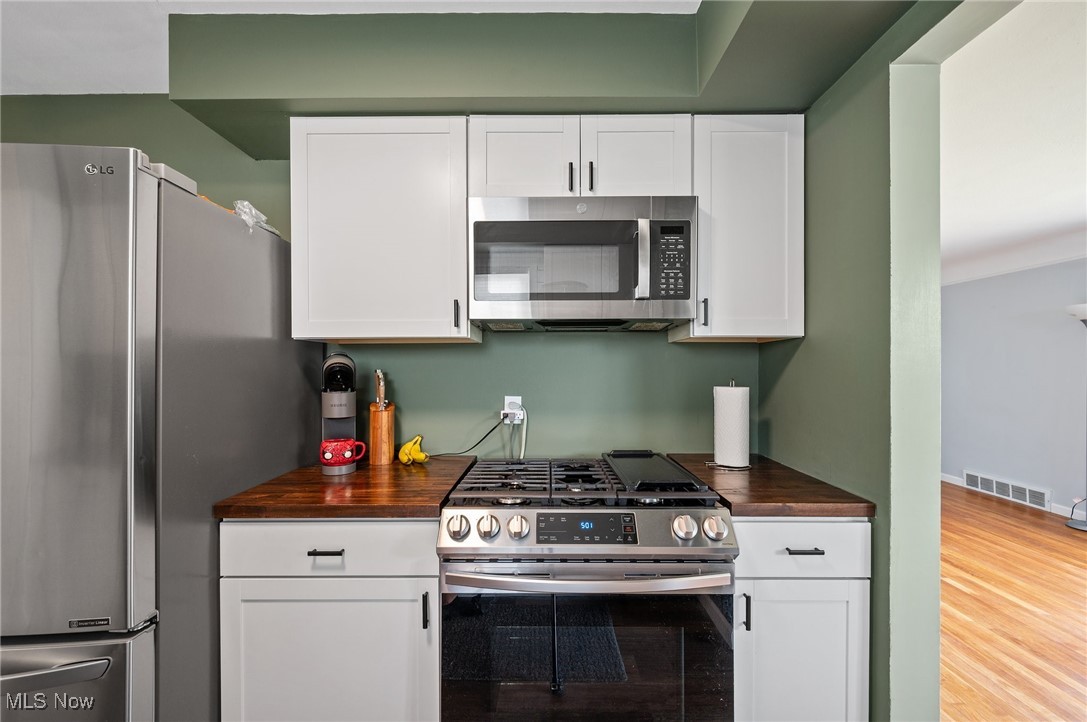 1843 Rush Road Wickliffe, OH 44092 - Photo 9 of 39 Gallery Image 9