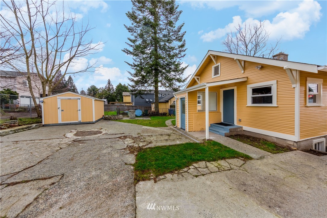 10035 17th Avenue Southwest Seattle, WA 98146 - Photo 23 of 25