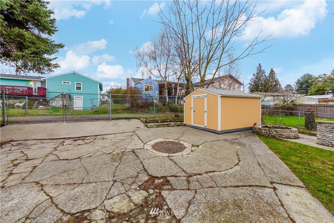 10035 17th Avenue Southwest Seattle, WA 98146 - Photo 24 of 25